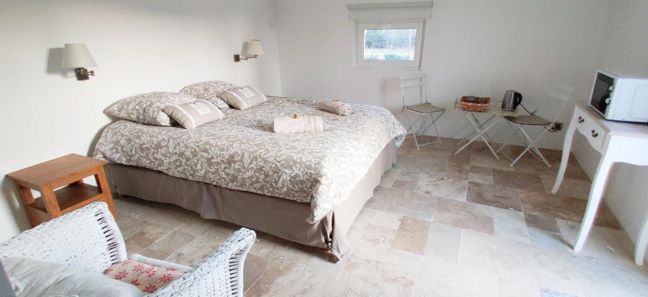 Superbe Chambre Avec Terrasse, Parking Prive, Jardin, Calme, Climatisation, 10 Mn Pont Du Gard #7 Lägenhet Rochefort-du-Gard Exteriör bild